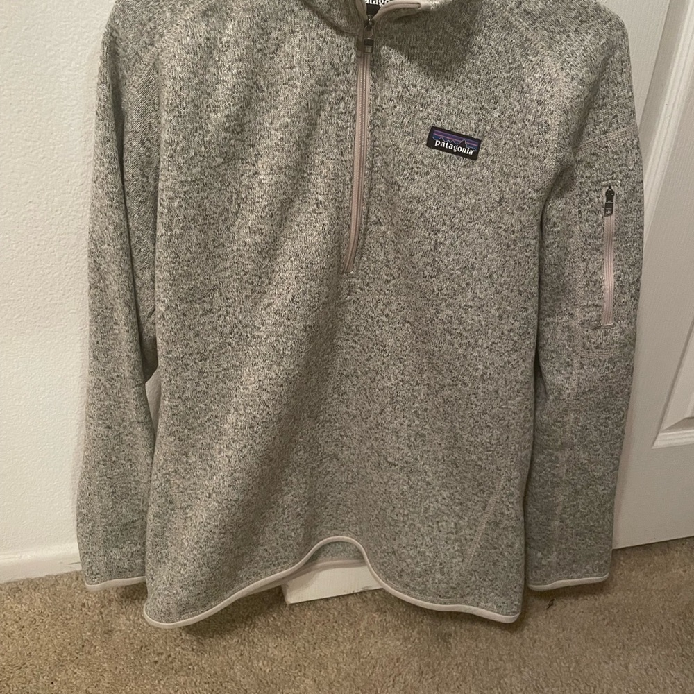 Patagonia women’s Zip-Up Sweater in Heather Gray/cream